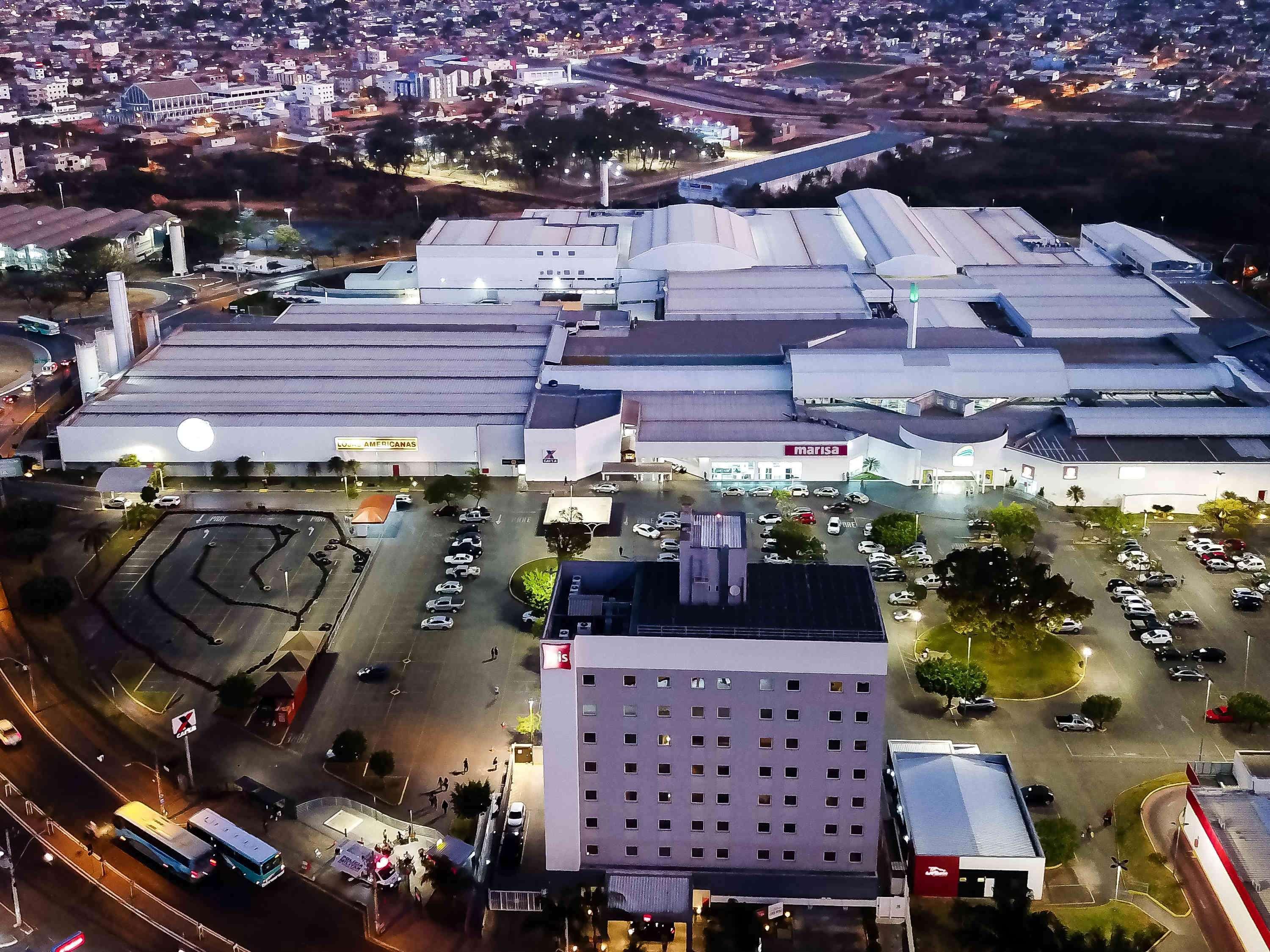Hotel Ibis Montes Claros Shopping Zewnętrze zdjęcie