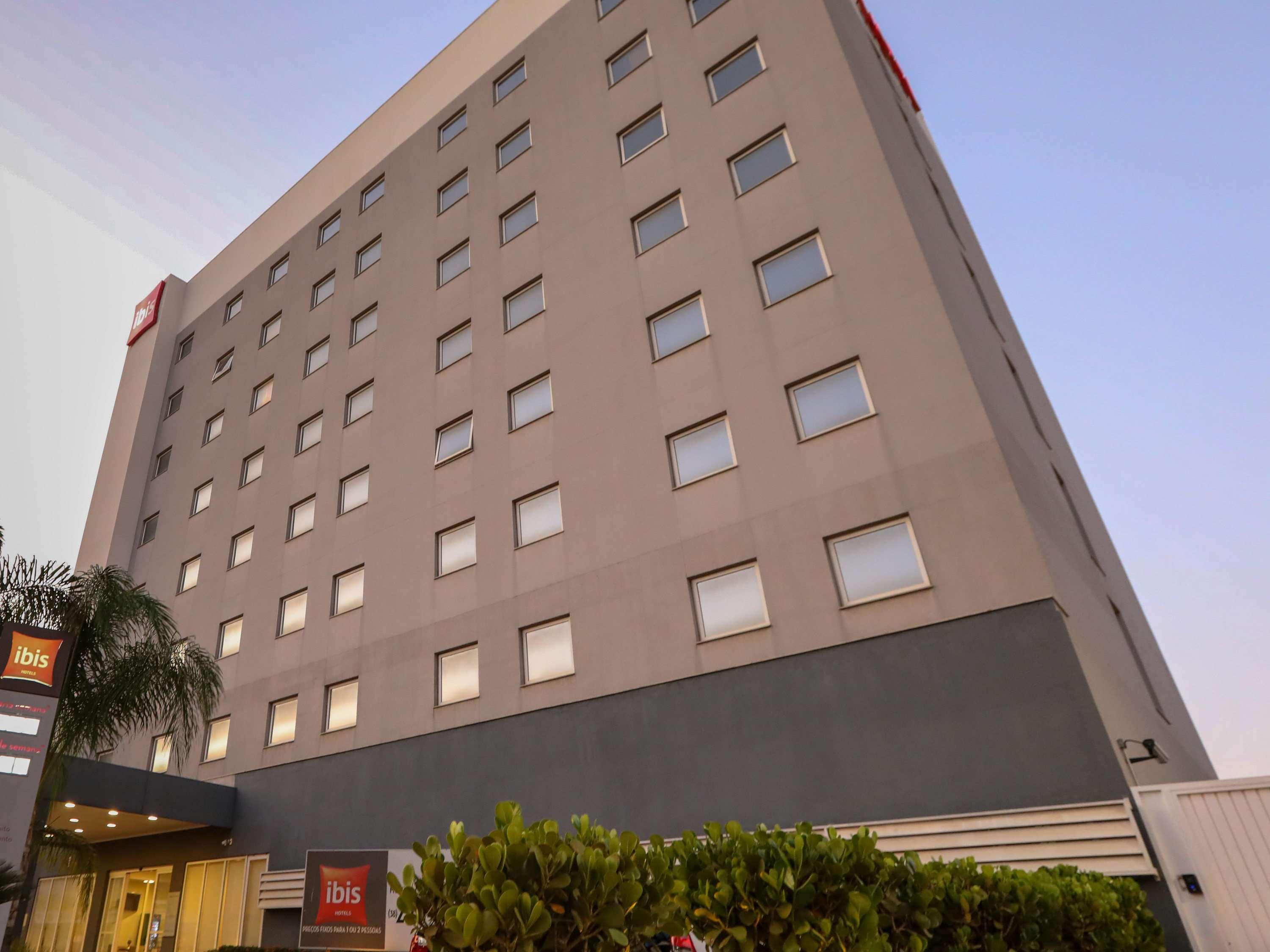 Hotel Ibis Montes Claros Shopping Zewnętrze zdjęcie