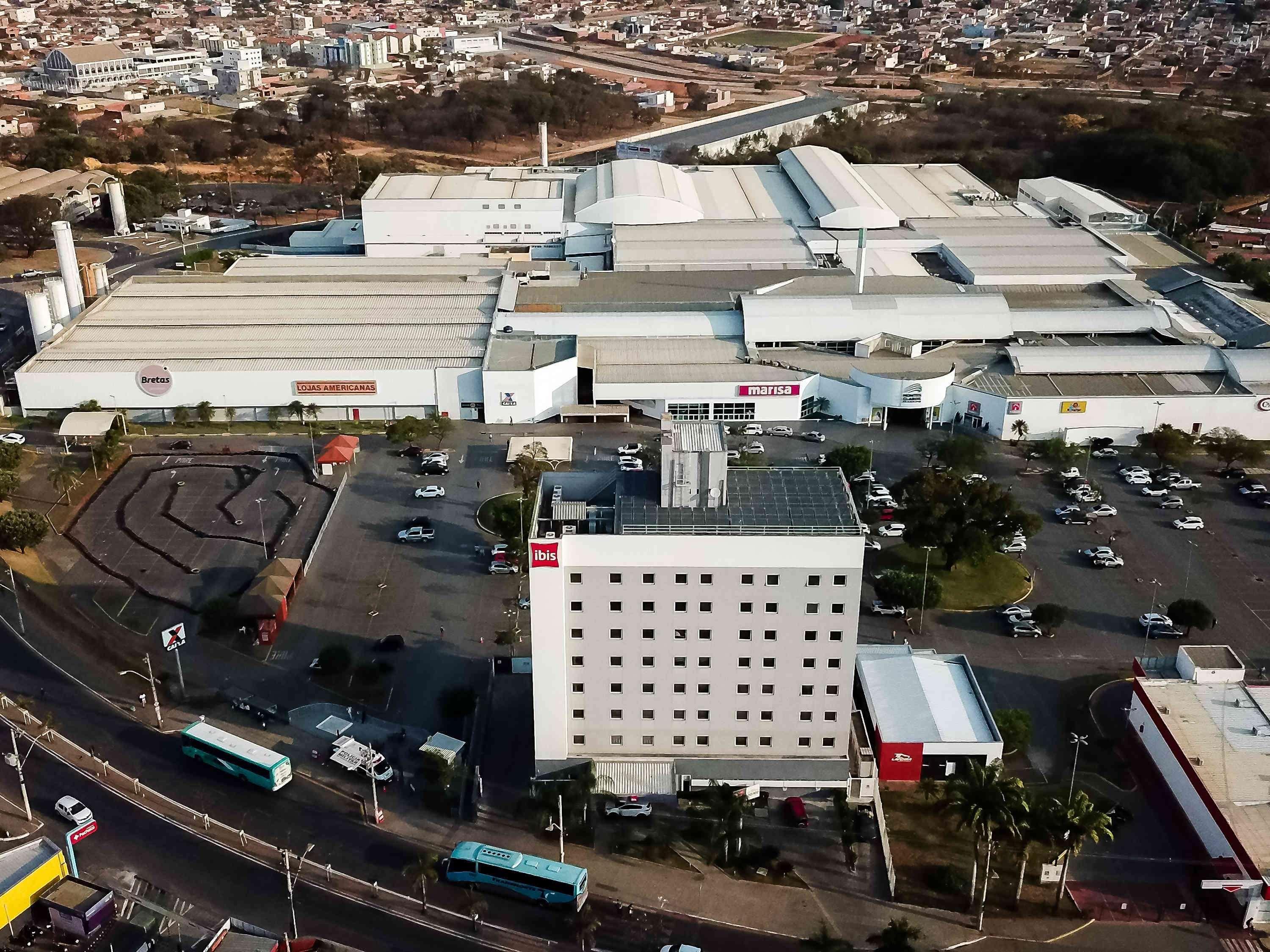 Hotel Ibis Montes Claros Shopping Zewnętrze zdjęcie