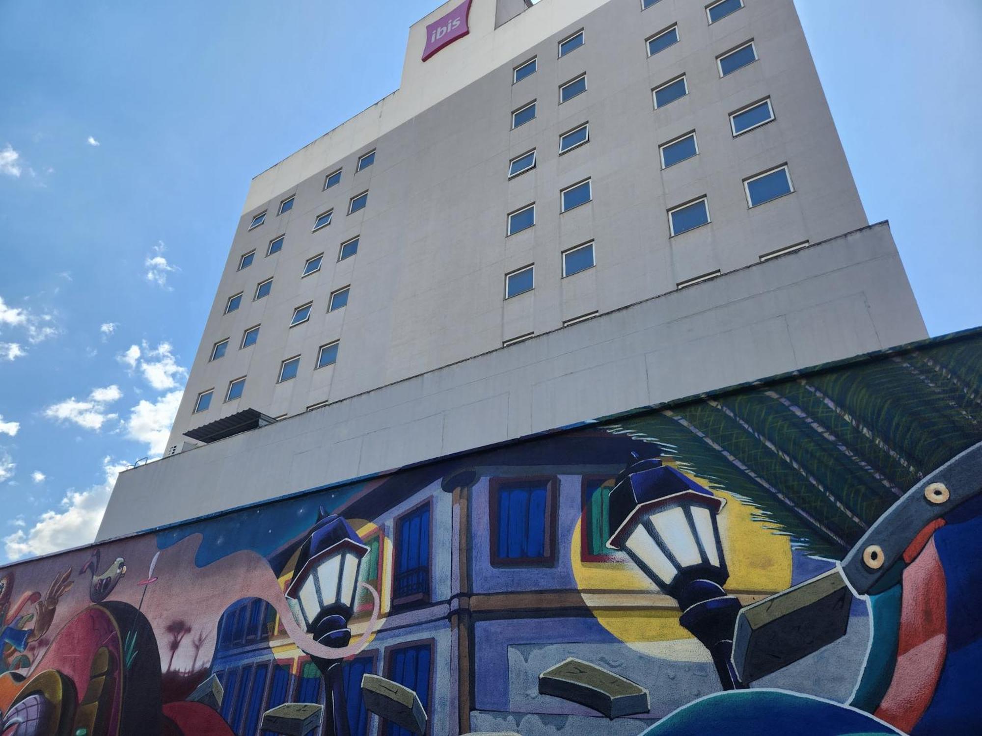 Hotel Ibis Montes Claros Shopping Zewnętrze zdjęcie