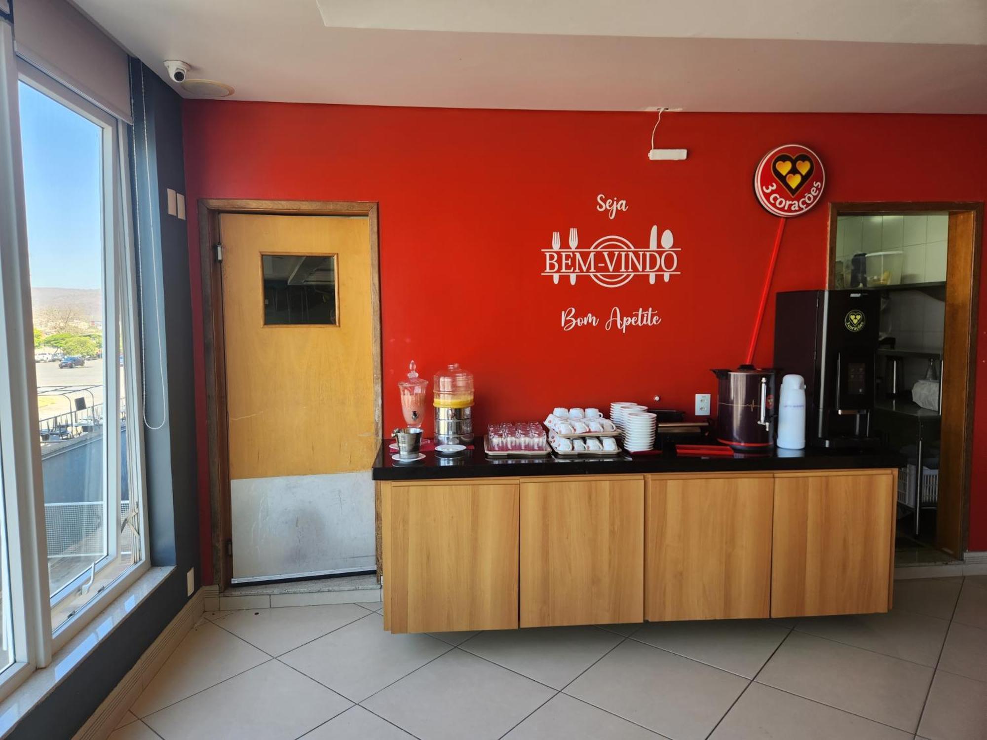 Hotel Ibis Montes Claros Shopping Zewnętrze zdjęcie