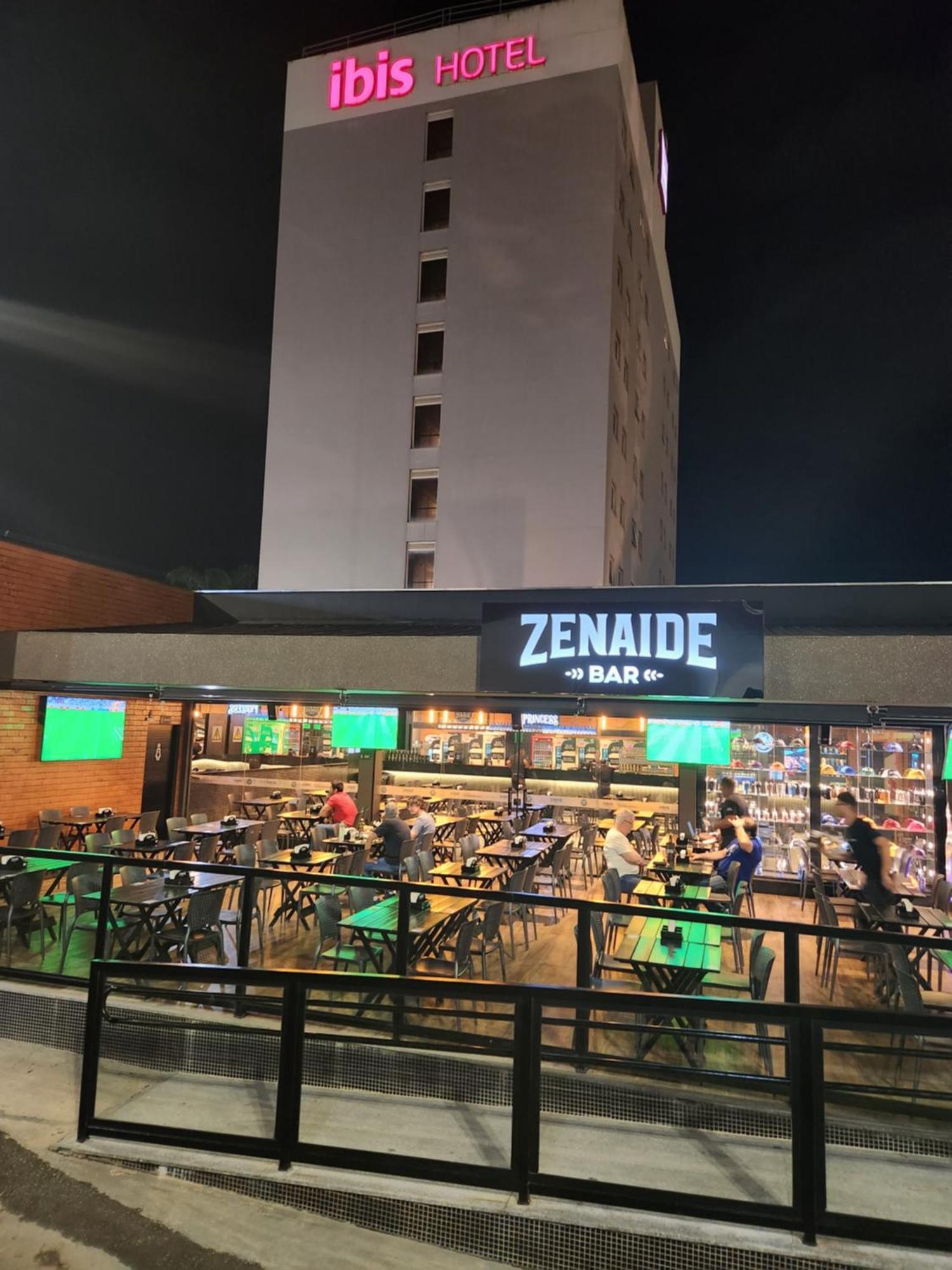 Hotel Ibis Montes Claros Shopping Zewnętrze zdjęcie
