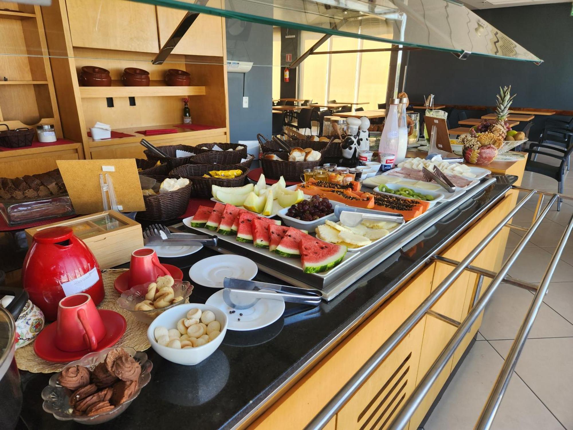 Hotel Ibis Montes Claros Shopping Zewnętrze zdjęcie