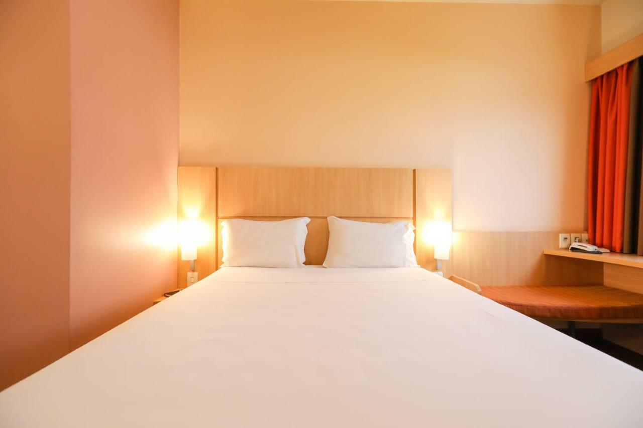 Hotel Ibis Montes Claros Shopping Zewnętrze zdjęcie
