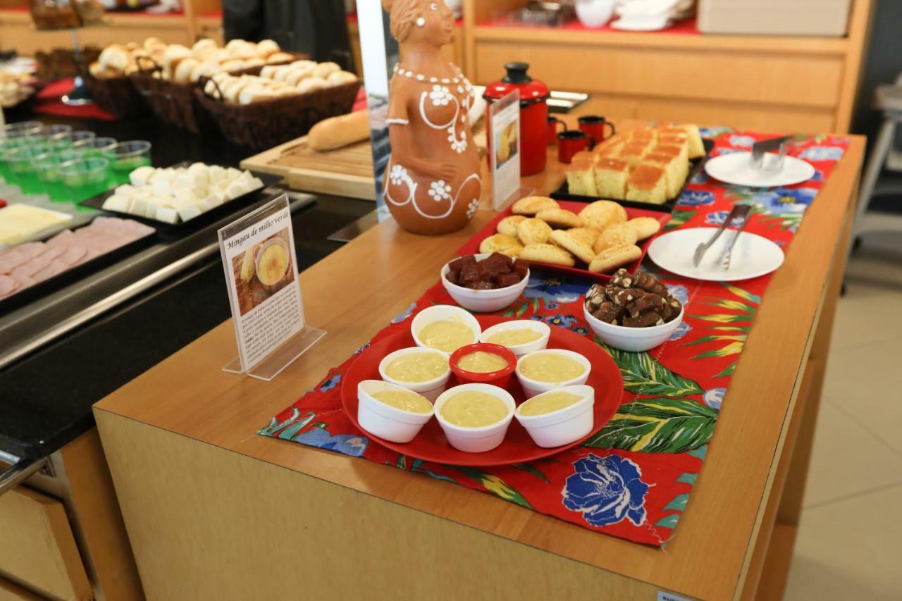 Hotel Ibis Montes Claros Shopping Zewnętrze zdjęcie