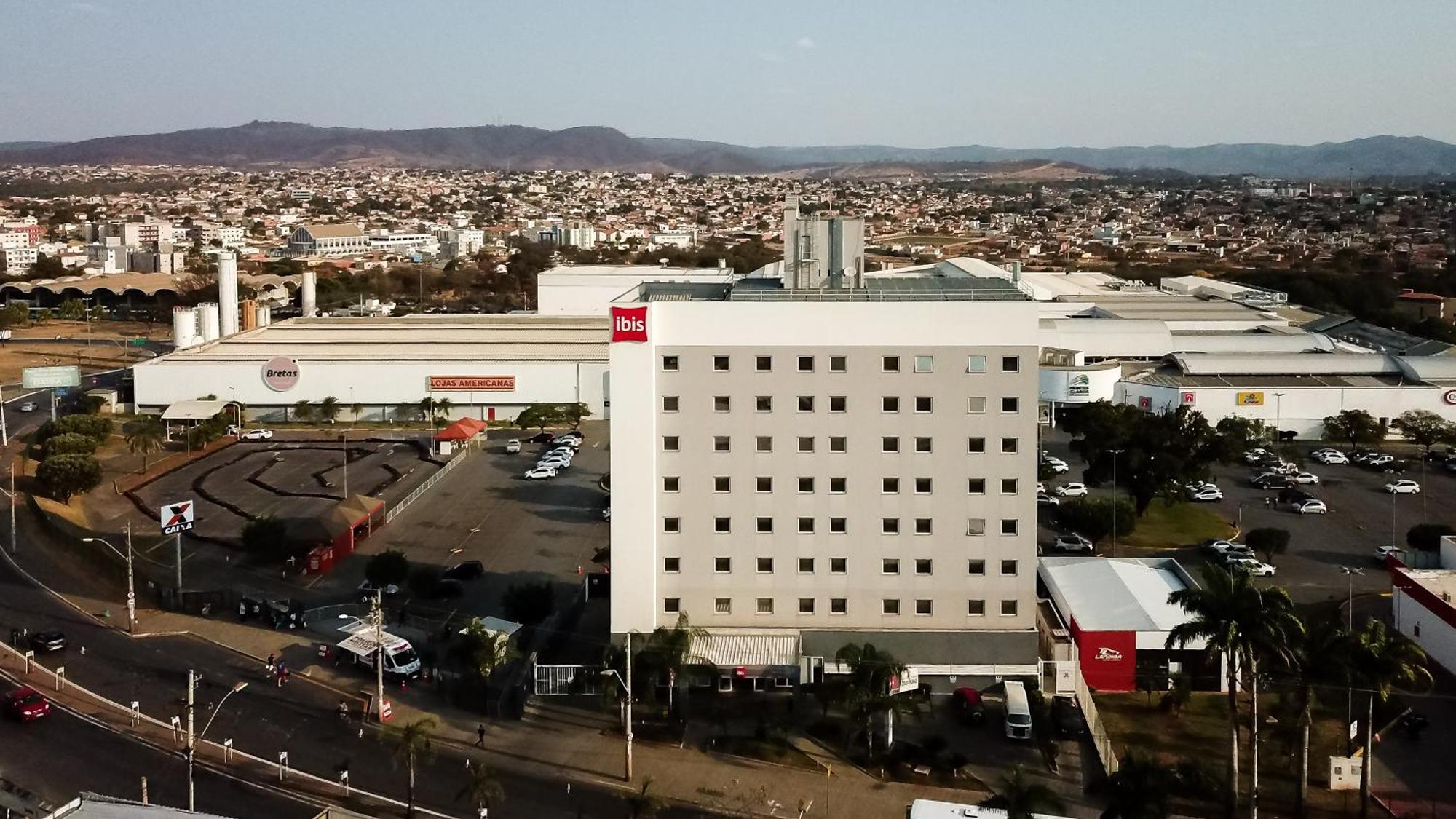 Hotel Ibis Montes Claros Shopping Zewnętrze zdjęcie