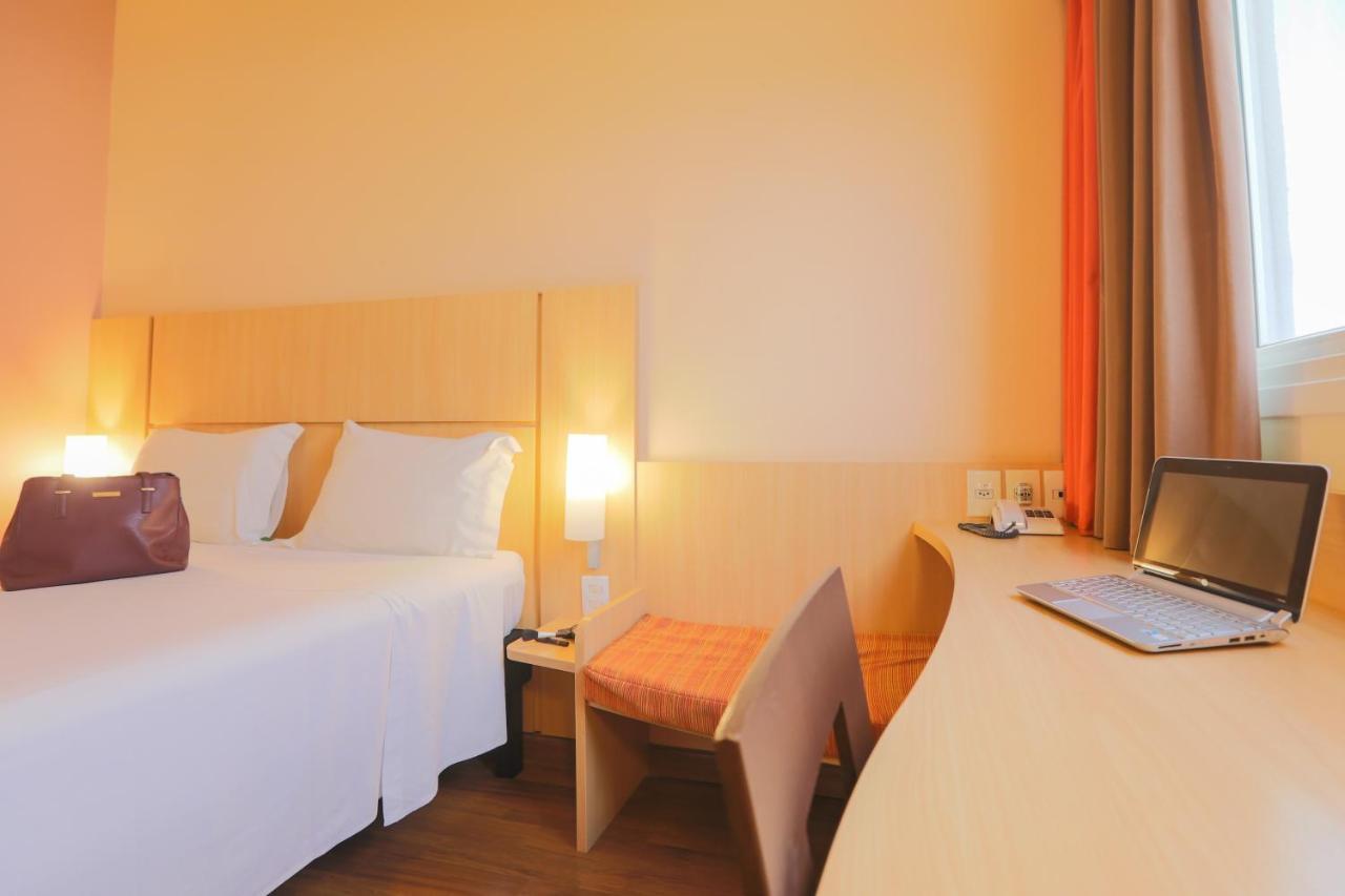 Hotel Ibis Montes Claros Shopping Zewnętrze zdjęcie
